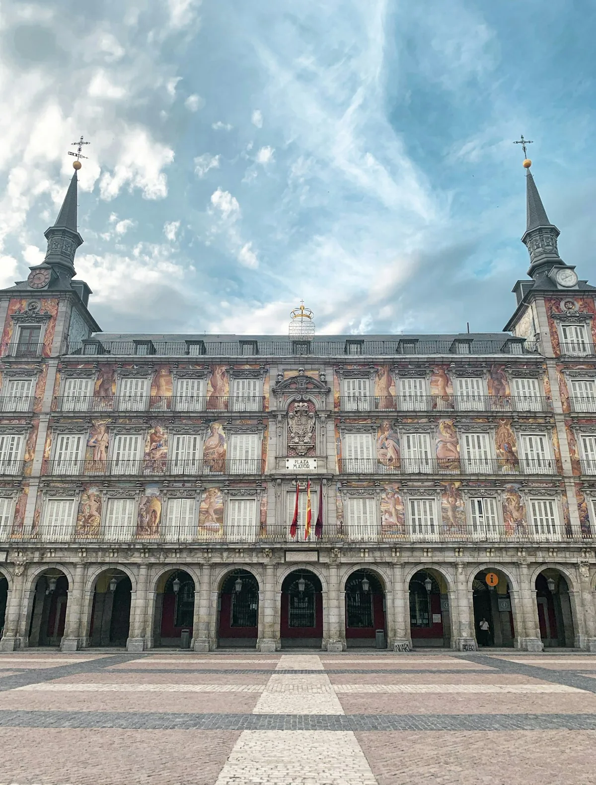 Madrid Adventure: Routes, Views and Outdoor Experiences