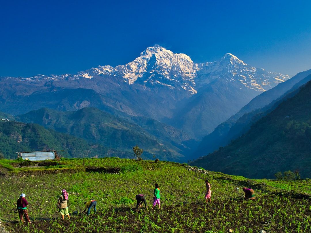nepal annapurna circuit trek himalaya landscape
